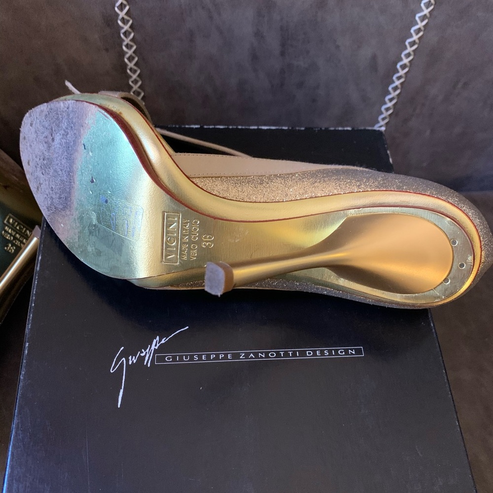 Shoes - Picture 4 of 4